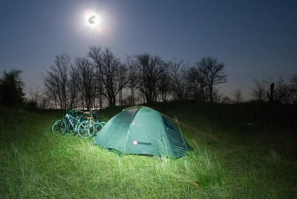 Campeggio turistico di notte — Foto Stock