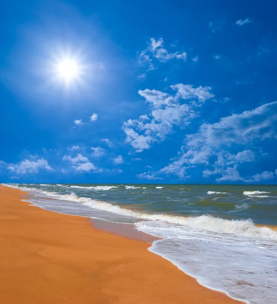 Hot summer sea — Stock Photo, Image