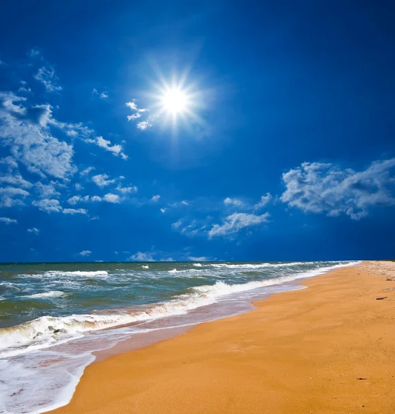 Horký letní den nad mořem — Stock fotografie