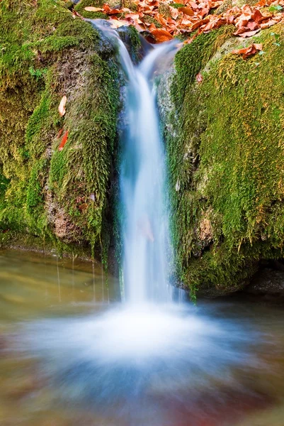 Mavi su cascade — Stok fotoğraf