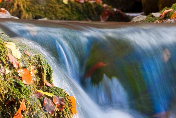 Tatlı su cascade — Stok fotoğraf