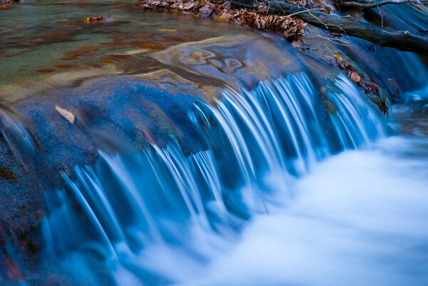 Long closeup water cascade