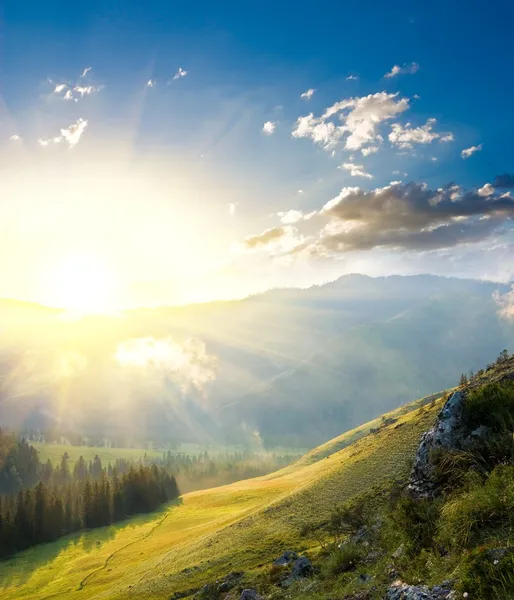 Sunrise in a mountains — Stock Photo, Image