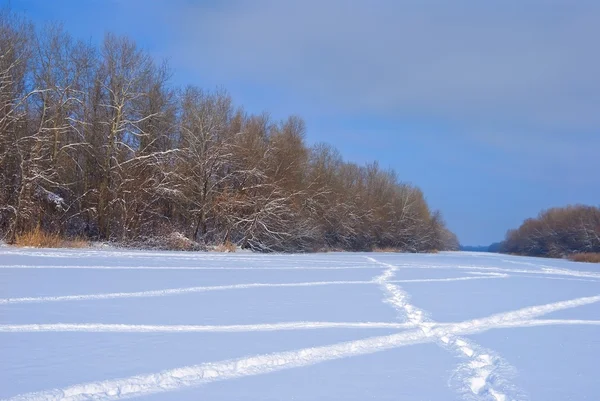 Schneefreie winterliche Ebene — Stockfoto