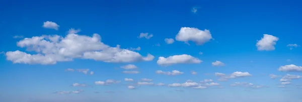 Krásné letní nebe panorama — Stock fotografie