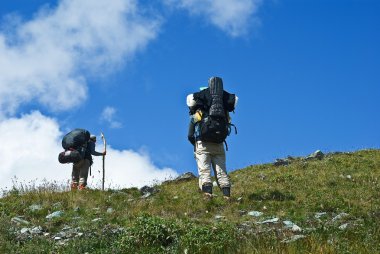 yürüyüşçüler mountain pass