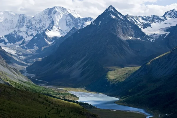Vackra berg dalen — Stockfoto