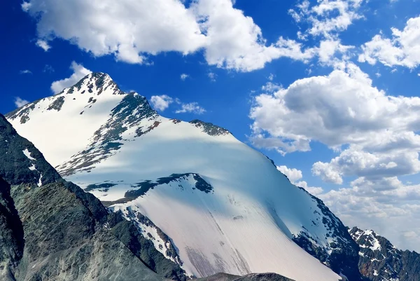 Snowbound bergtop — Stockfoto