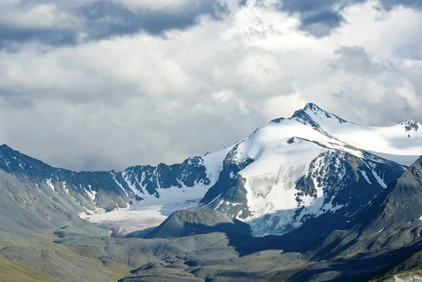 Údolí v Mlžné hory — Stock fotografie