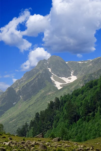 Nas montanhas de Kavkaz — Fotografia de Stock
