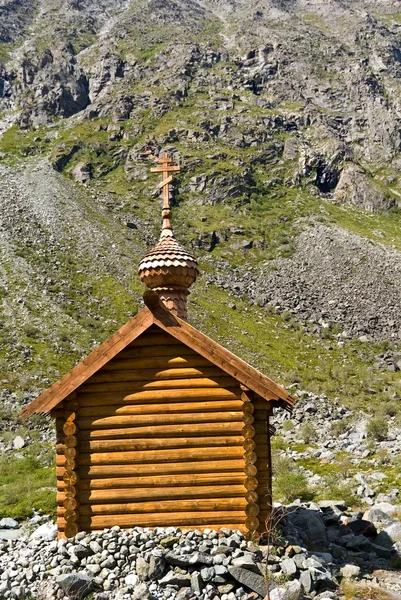 Iglesia cristiana en una montaña —  Fotos de Stock