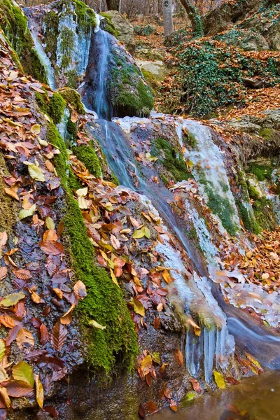 Piccola cascata bella — Foto Stock