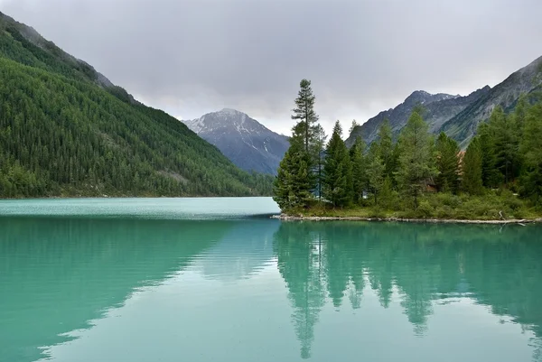 Lago di smeraldo — Foto Stock