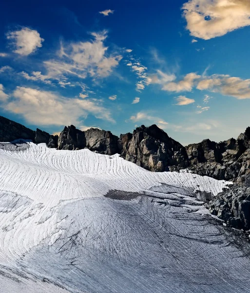 Glaciar en una montaña — Foto de Stock