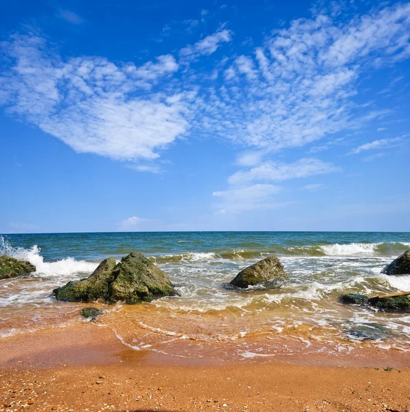 海の海岸の岩 — ストック写真