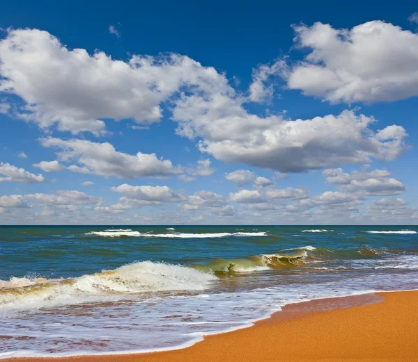 Summer hot sea coast — Stock Photo, Image
