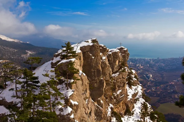 Alone rock in a snow — Stock Photo, Image
