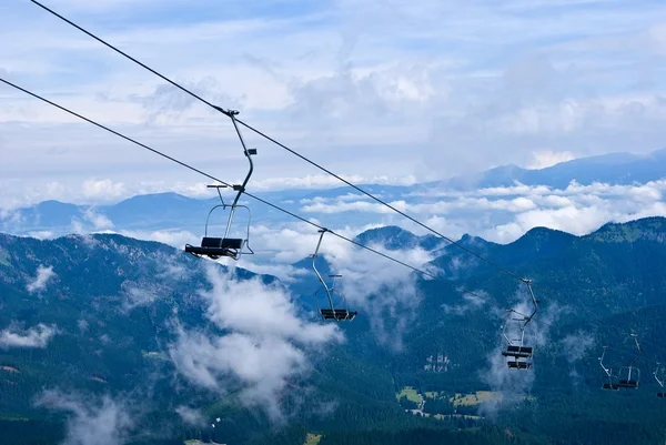 Cableway in a mountains — Stock Photo, Image