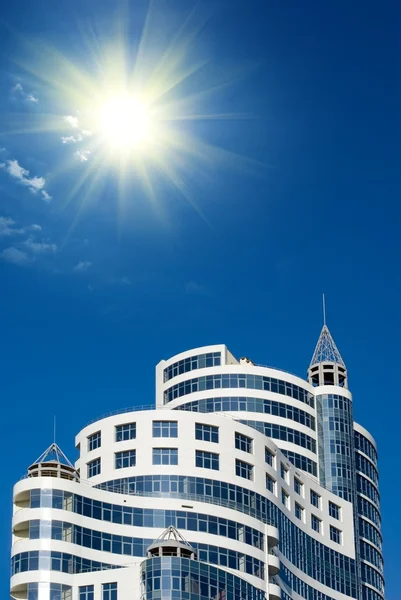 Bangunan modern dalam sinar matahari — Stok Foto