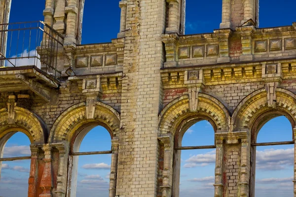 stock image Old house wall on a blue sky background