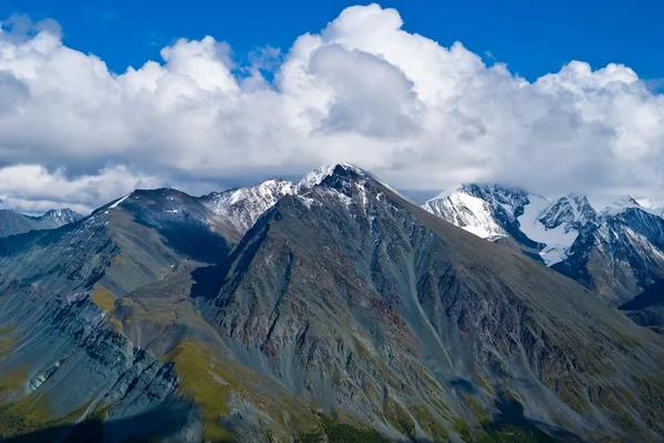Catena montuosa variopinta, altai russia — Foto Stock
