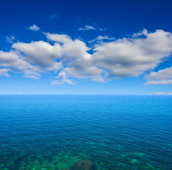 Море с горизонтом — стоковое фото