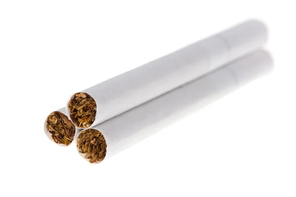 Zigaretten auf vereinzelten — Stockfoto