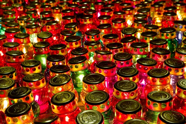 Velas encendidas lámparas — Foto de Stock