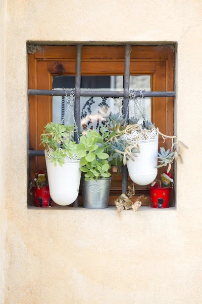 Italienisches Türfenster — Stockfoto