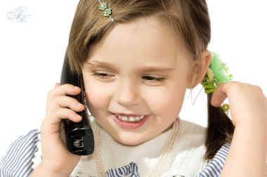 Telefonu Olan Küçük Kız