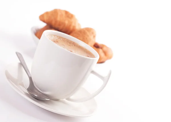 Śniadanie z rogalikami i kawą — Zdjęcie stockowe