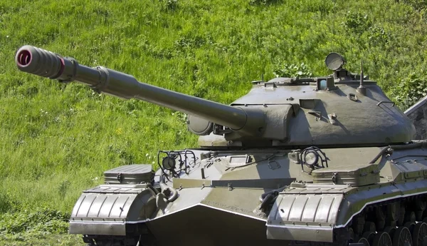 Sovjet-tank op een groene achtergrond — Stockfoto