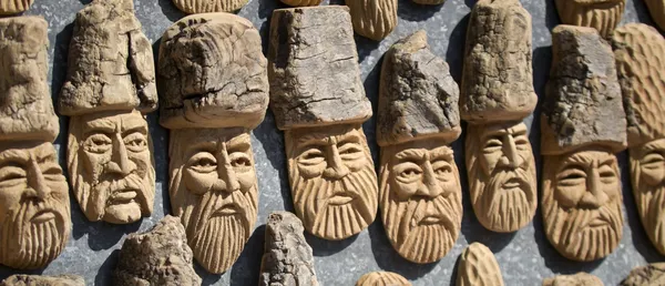Figurines made ​​of wood. folk art — Stock Photo, Image