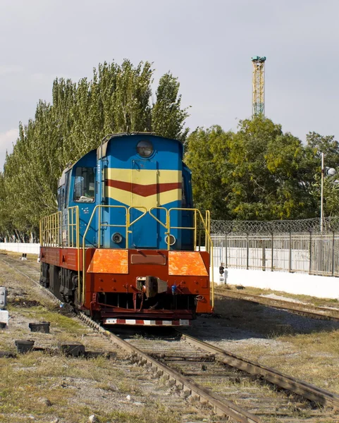 Portrait of a green diesel locomotive — Stock Photo, Image