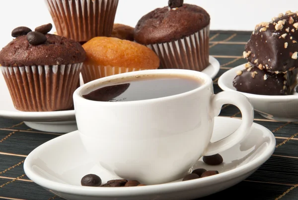 Copa de café y pastel de chocolate — Foto de Stock