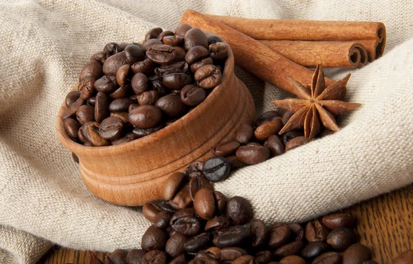 Coffee grains, an anise, cinnamon — Stock Photo, Image