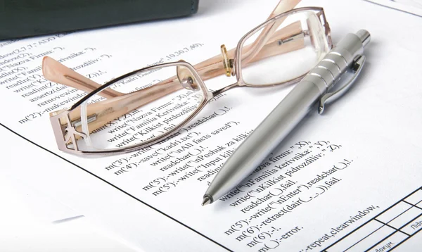 Στυλό, γυαλιά και έκθεση — Φωτογραφία Αρχείου