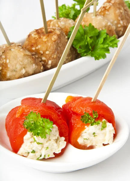 Appetizer meatballs and sweet peppers with cream cheese — Stock Photo, Image