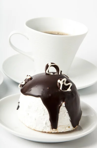 Tasse Kaffee und Schokoladendessert — Stockfoto