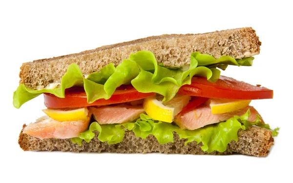 Sandwich con pescado rojo cocido sobre fondo blanco — Foto de Stock