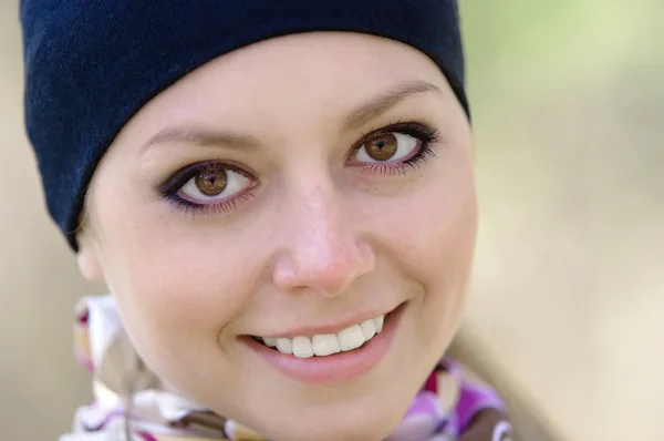 stock image Portrait of a smiling young woman