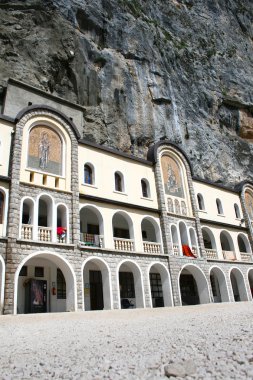 Manastır ostrog