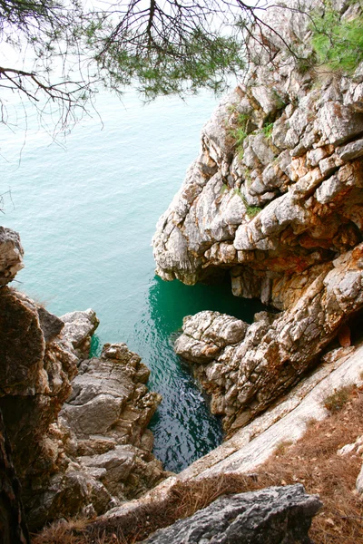 岩石和海在黑山 — 图库照片