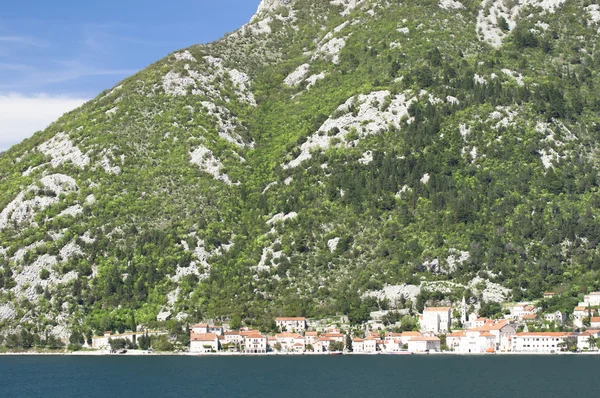 La baia di Kotor vista in primavera — Foto Stock