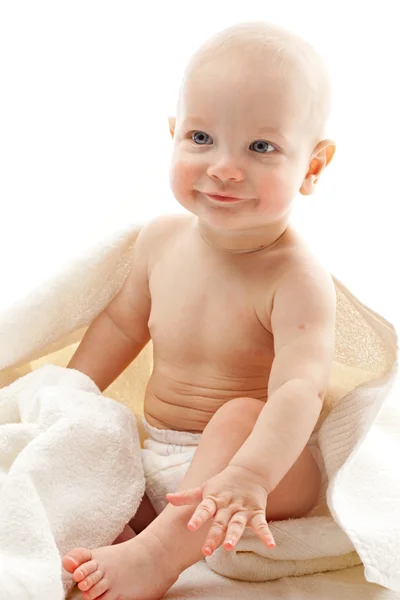 Bebê em toalhas — Fotografia de Stock