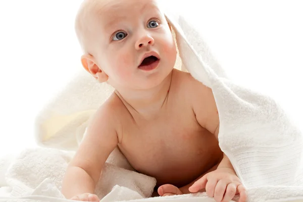 Baby in handdoeken — Stockfoto