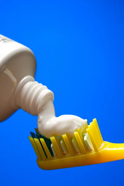 Tandenborstel en tandpasta — Stockfoto