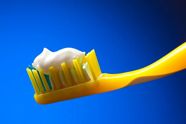 Tandborste och tandkräm — Stockfoto