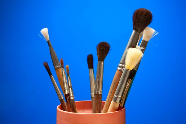 Bir kutu boya fırçaları — Stok fotoğraf