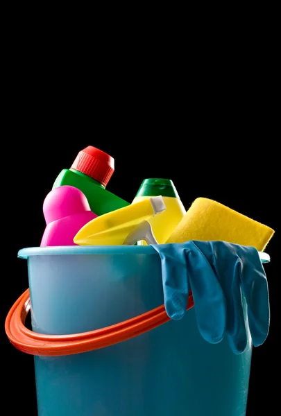 Plastic emmer met schoonmakende levering — Stockfoto